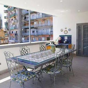 La Dukesca Chic Naples
